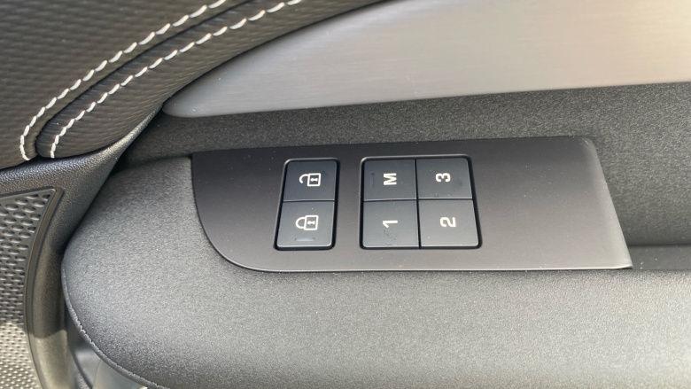 Land Rover Discovery 3.0 D350 Dynamic SE 5dr Auto Diesel Station Wagon